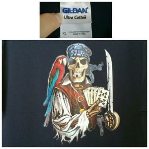 *FINAL SALE* Pirate skeleton tee, EUC & no flaws